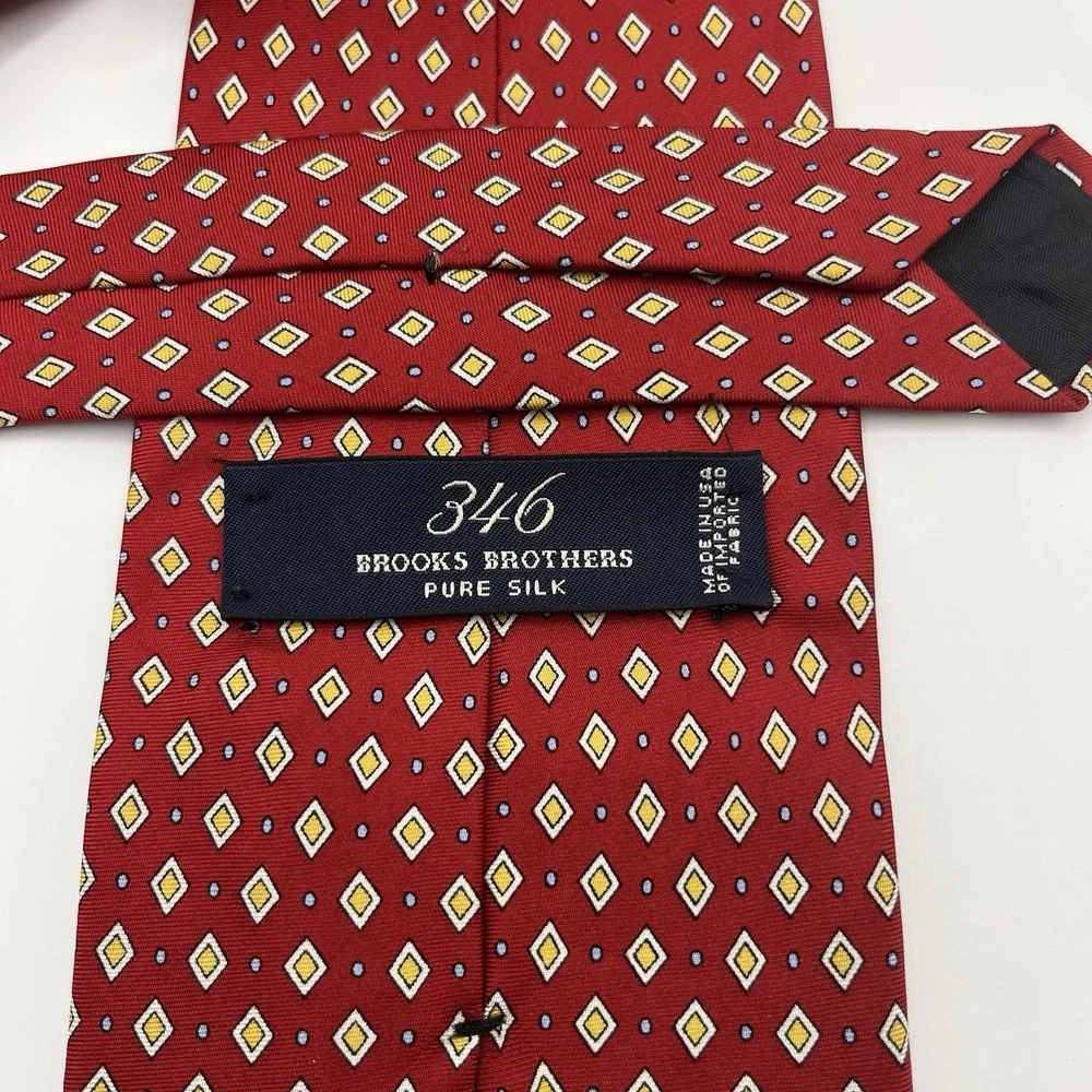 Brooks Brothers 346 Tie‎ Silk Red Geometric